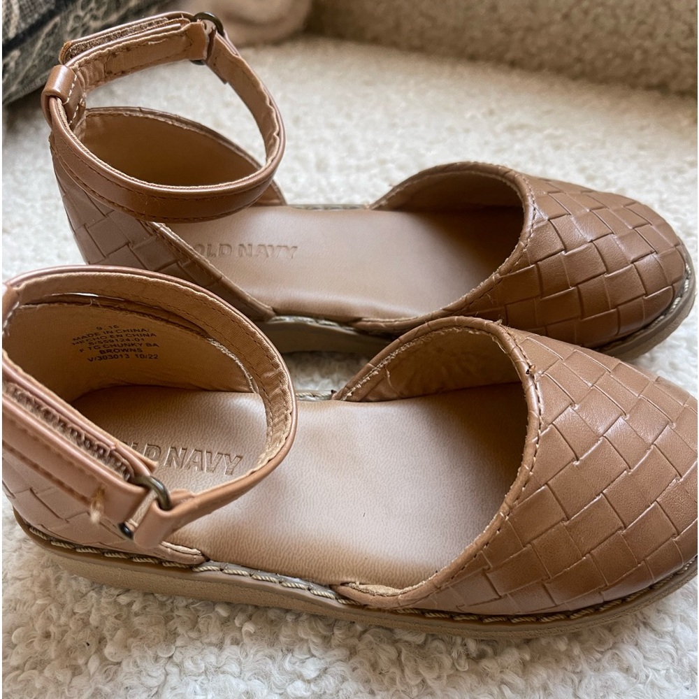 Faux- leather tan shoes
